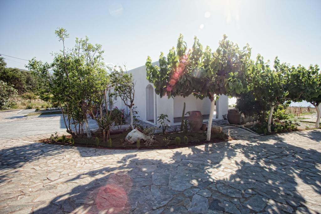 Artemis Seafront Apartments Petres  Zewnętrze zdjęcie