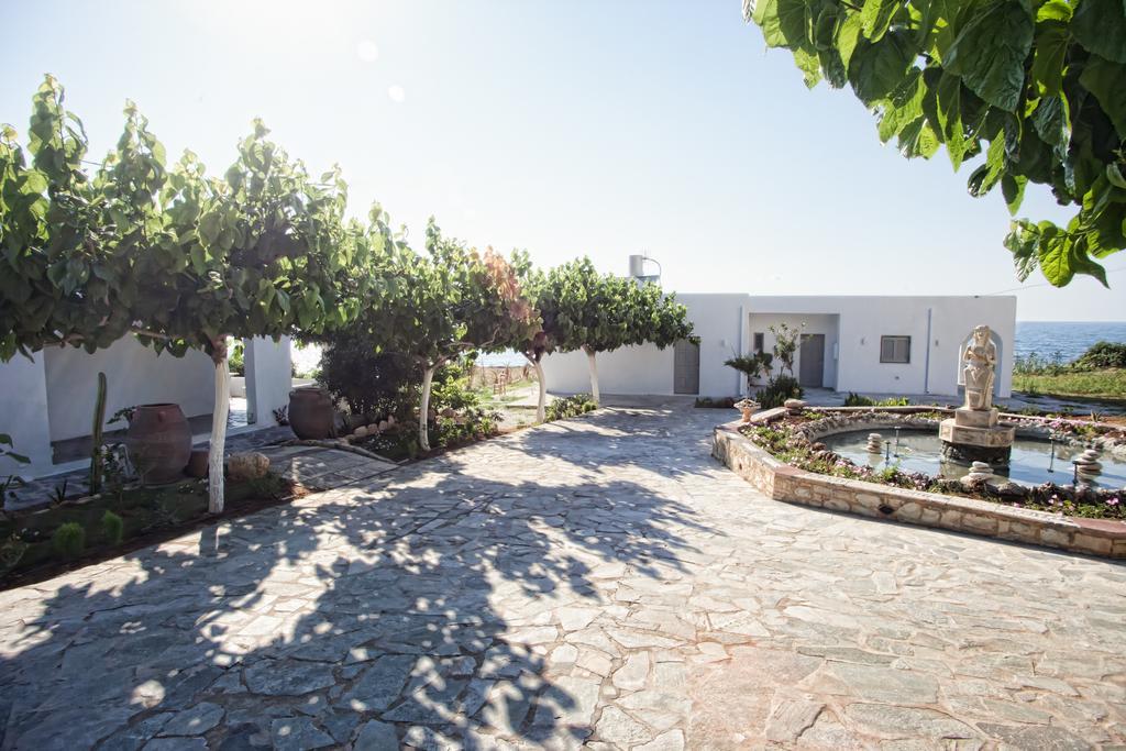 Artemis Seafront Apartments Petres  Zewnętrze zdjęcie